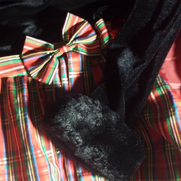 .Gree Dog size 8 Girls dress with fur cuffs - Picture 3 of 4